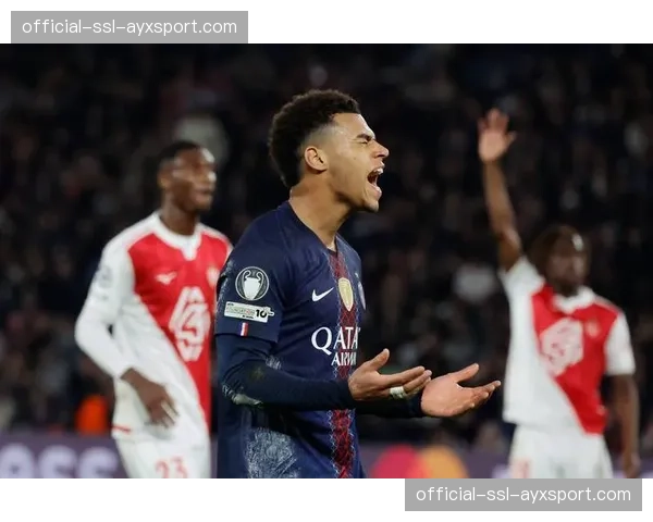 欧冠主题艺术展在巴黎开幕，展出来自全球艺术家的足球相关作品