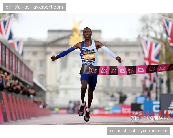 通讯：马拉松世界纪录保持者基普图姆的教练讲述其训练日常