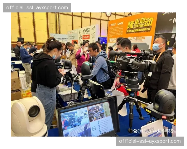 可穿戴水下运动摄像机销量猛增,社交媒体带动训练视频分享热潮 可穿戴水下运动摄像机销量猛增,社交媒体带动训练视频分享热潮