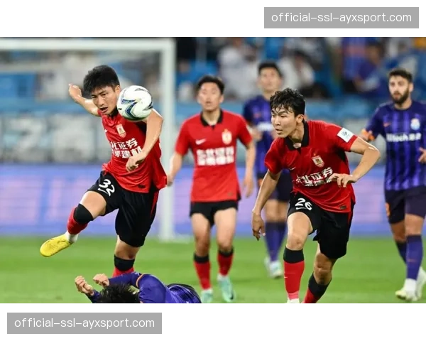 津门虎主力中卫累计黄牌停赛,球队后防线面临重组考验 津门虎主力中卫累计黄牌停赛,球队后防线面临重组考验